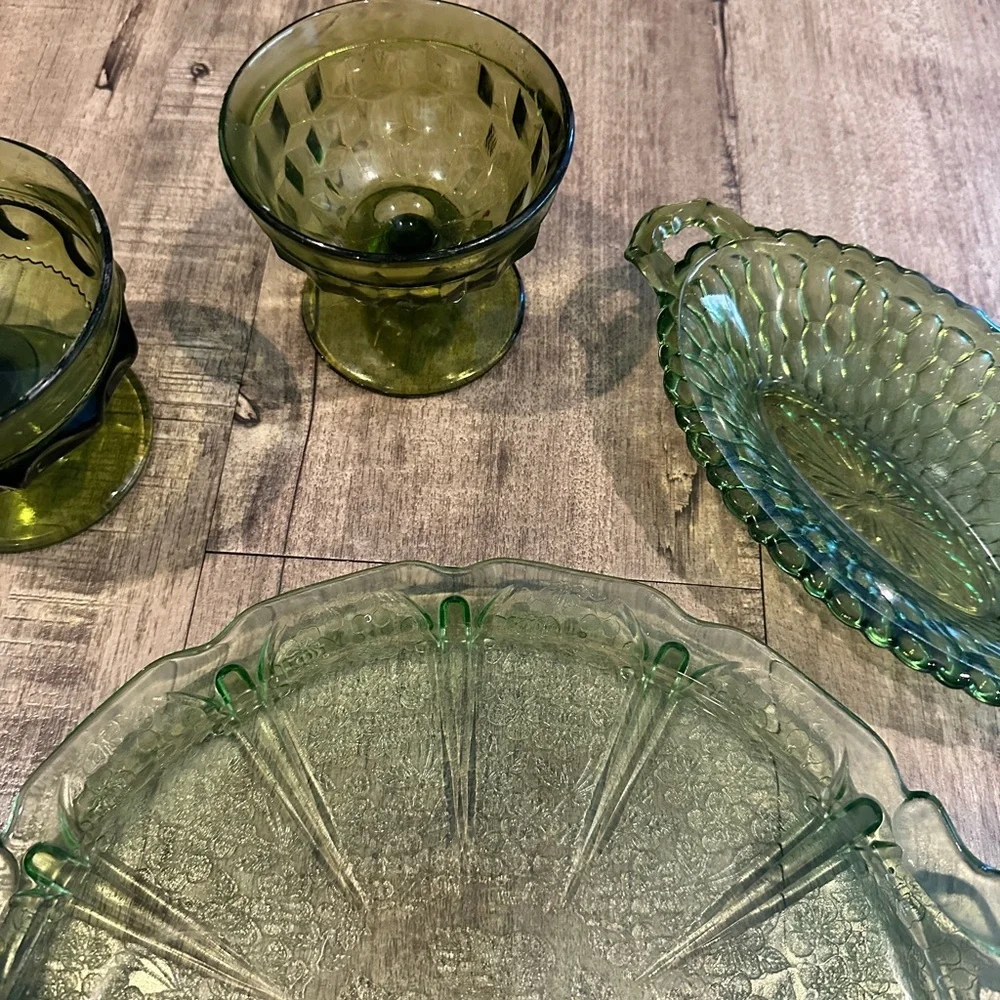 Jeannette Green Depression Glass CHERRY BLOSSOM Handled, two glasses, tray - Picture 3 of 6